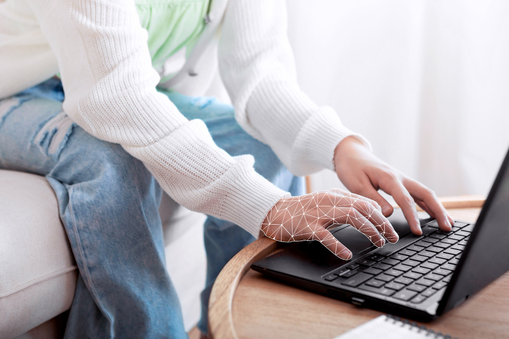 hands-typing-laptop-keyboard (1)